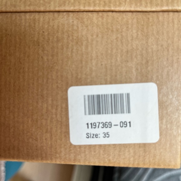 Christian Louboutin Iriza 100mm heels - Size 35 - Picture 14 of 16